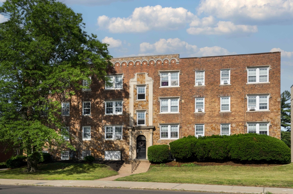 Whitney Avenue in Hamden, CT PMC Property Group Apartments